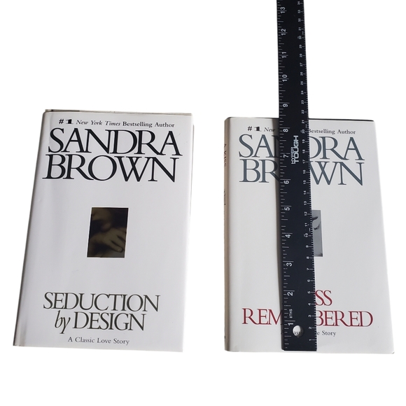 Sandra Brown Book Bundle A Kiss Remembered / Seduction by Design - Picture 13 of 14